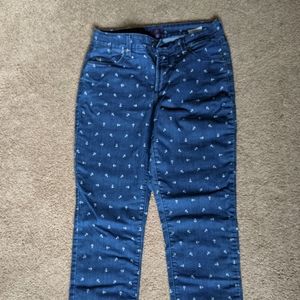 Cute NYDJ blue jeans w/anchor pattern